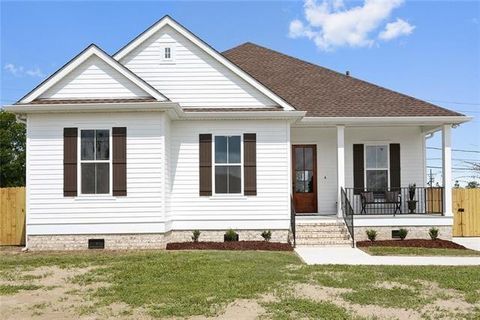 2832 PIRATE Drive Chalmette LA 70043