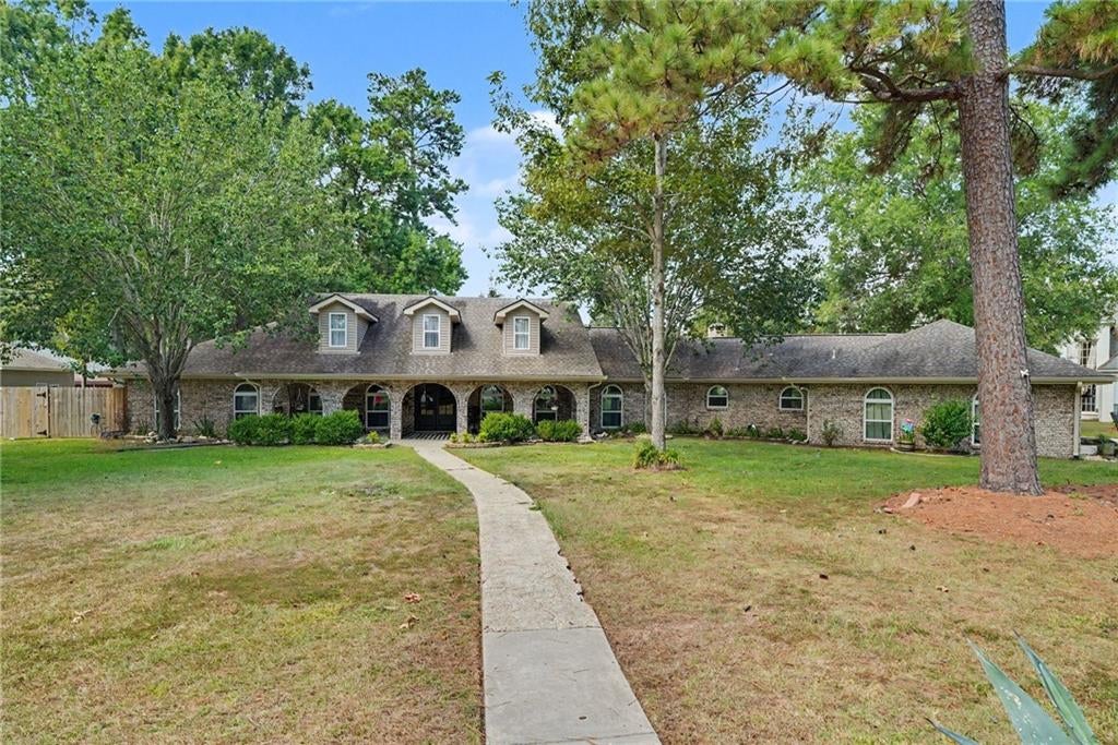 404 WELDON PARK Drive