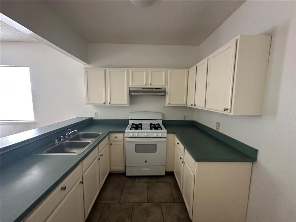 7911 13 OLIVE Street