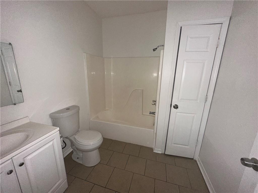 7911 13 OLIVE Street