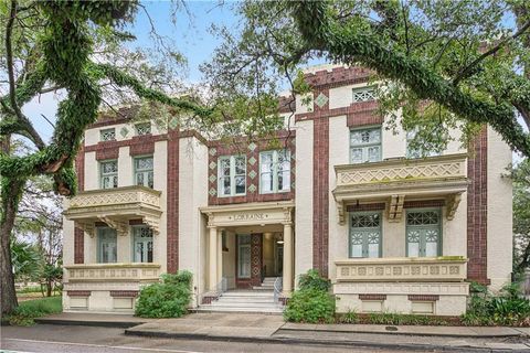 8000 SAINT CHARLES Avenue K New Orleans LA 70118