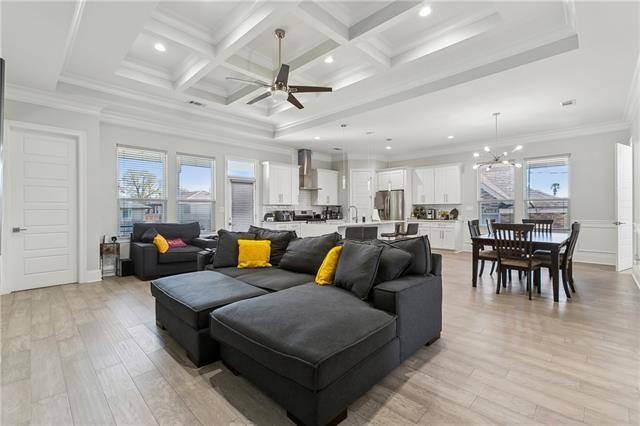 5135 CAMERON Boulevard