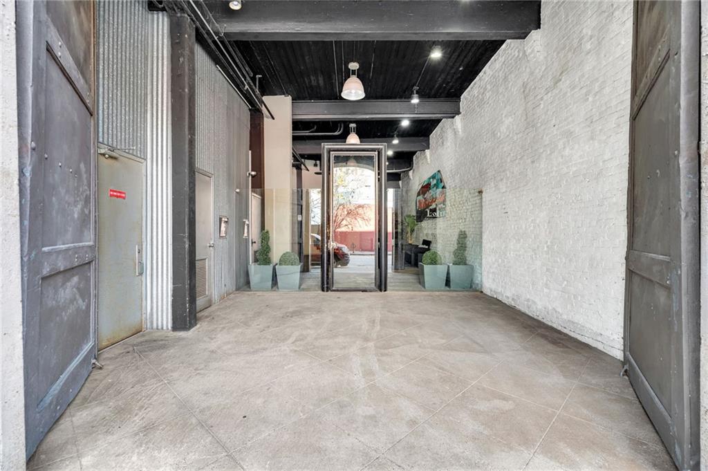 402 JULIA Street 302