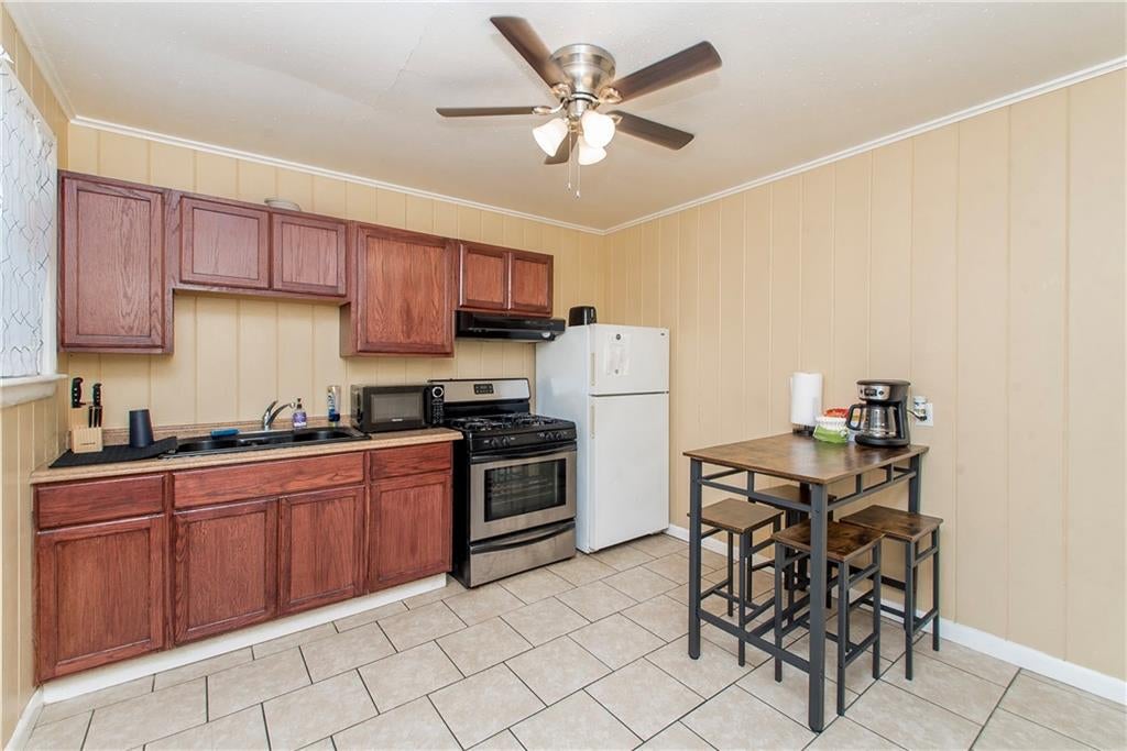 1031 HENRIETTE DELILLE Street 8