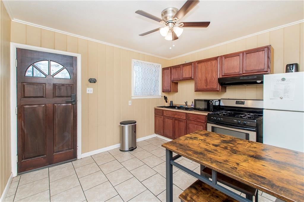 1031 HENRIETTE DELILLE Street 8