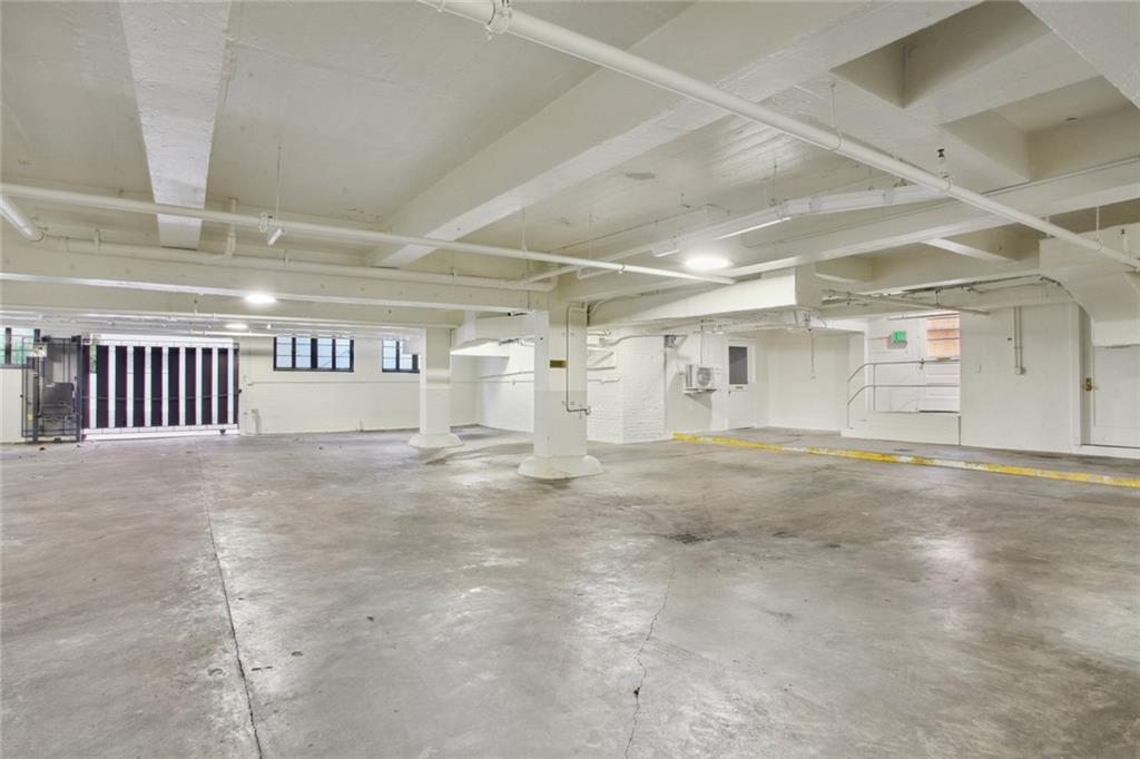 New Orleans, Louisiana 70115, United States, 2 Bedrooms Bedrooms, ,1 BathroomBathrooms,Residential,Active,141453