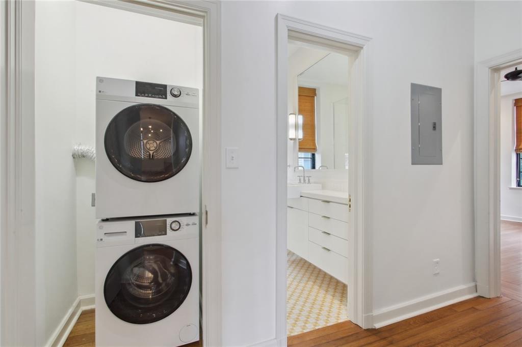 New Orleans, Louisiana 70115, United States, 2 Bedrooms Bedrooms, ,1 BathroomBathrooms,Residential,Active,141453