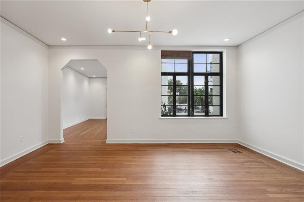 New Orleans, Louisiana 70115, United States, 2 Bedrooms Bedrooms, ,1 BathroomBathrooms,Residential,Active,141453