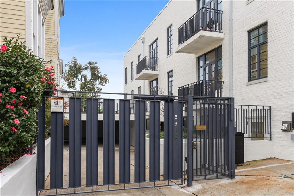 New Orleans, Louisiana 70115, United States, 2 Bedrooms Bedrooms, ,1 BathroomBathrooms,Residential,Active,141453