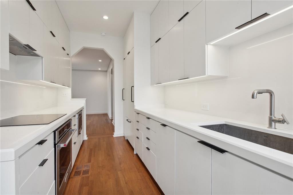 New Orleans, Louisiana 70115, United States, 2 Bedrooms Bedrooms, ,1 BathroomBathrooms,Residential,Active,141453