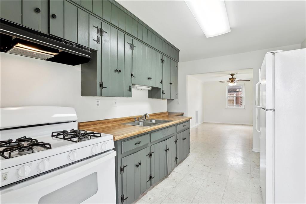 929 FRANKLIN Avenue