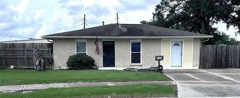 Photo of 1013 SANDALWOOD Drive, Harvey, LA 70058 (MLS # 2560717)