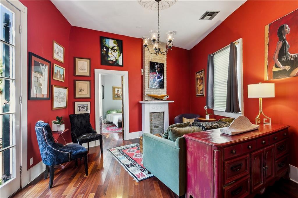 New Orleans, Louisiana 70119, United States, 2 Bedrooms Bedrooms, ,2 BathroomsBathrooms,Residential,Active,97621