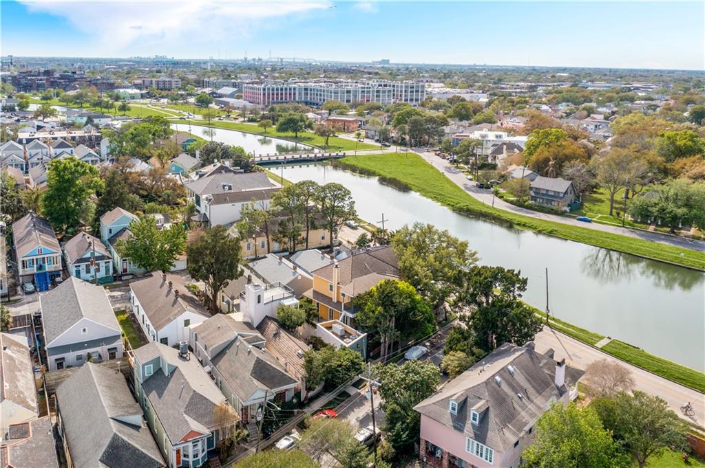 New Orleans, Louisiana 70119, United States, 2 Bedrooms Bedrooms, ,2 BathroomsBathrooms,Residential,Active,97621