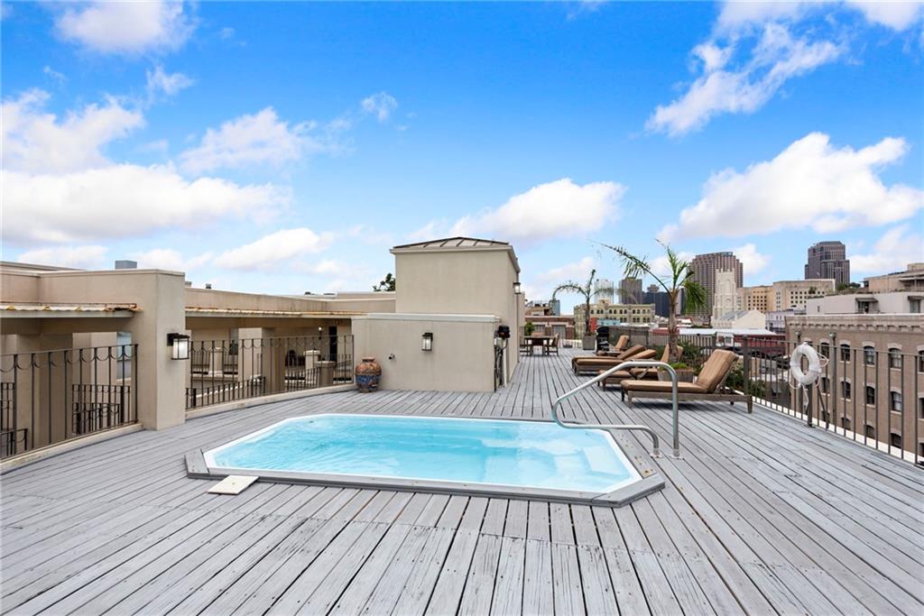 330 JULIA Street 203