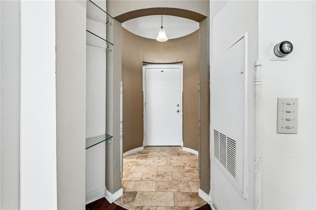 330 JULIA Street 203