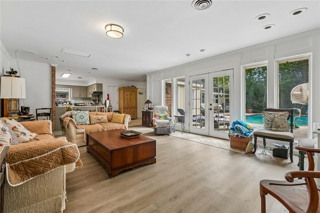 51 IMPERIAL WOODS Drive