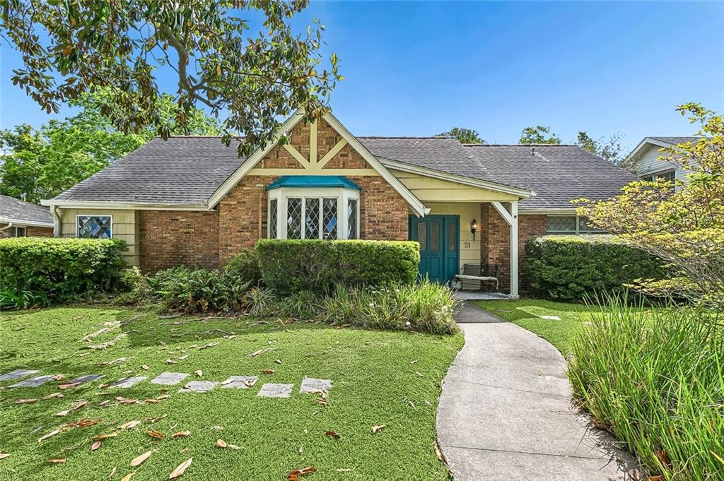 51 IMPERIAL WOODS Drive