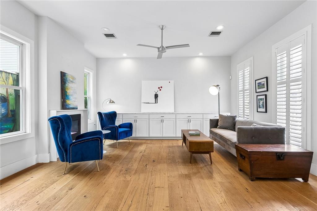 2417 DAUPHINE Street A