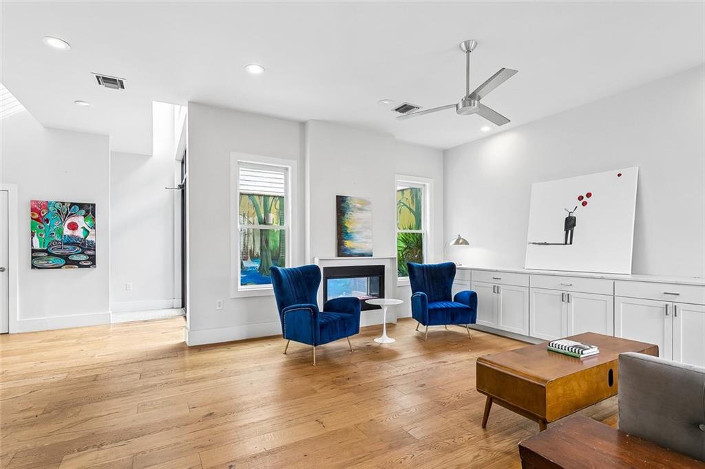 2417 DAUPHINE Street A