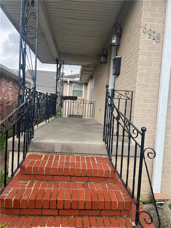 New Orleans, Louisiana 70124, United States, 2 Bedrooms Bedrooms, ,1 BathroomBathrooms,Residential,Active,13855