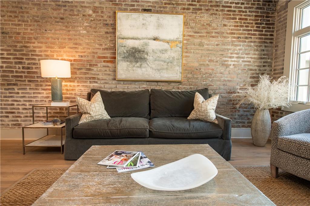 614 BARONNE Street 301