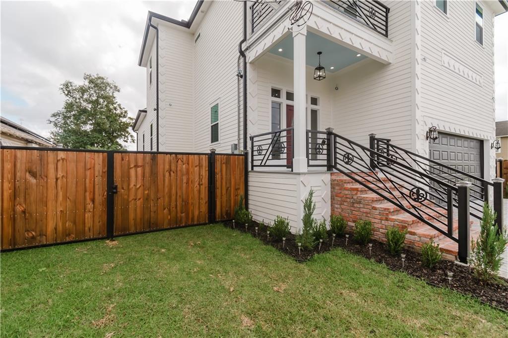 1425 ANGELA Street
