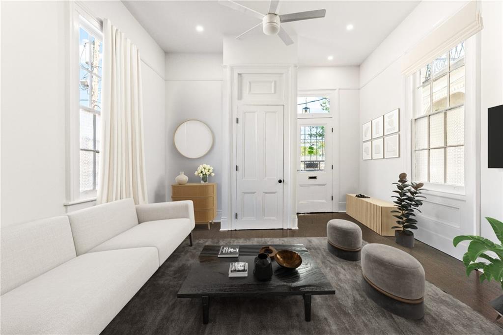 New Orleans, Louisiana 70115, United States, 2 Bedrooms Bedrooms, ,1 BathroomBathrooms,Residential,Active,220572