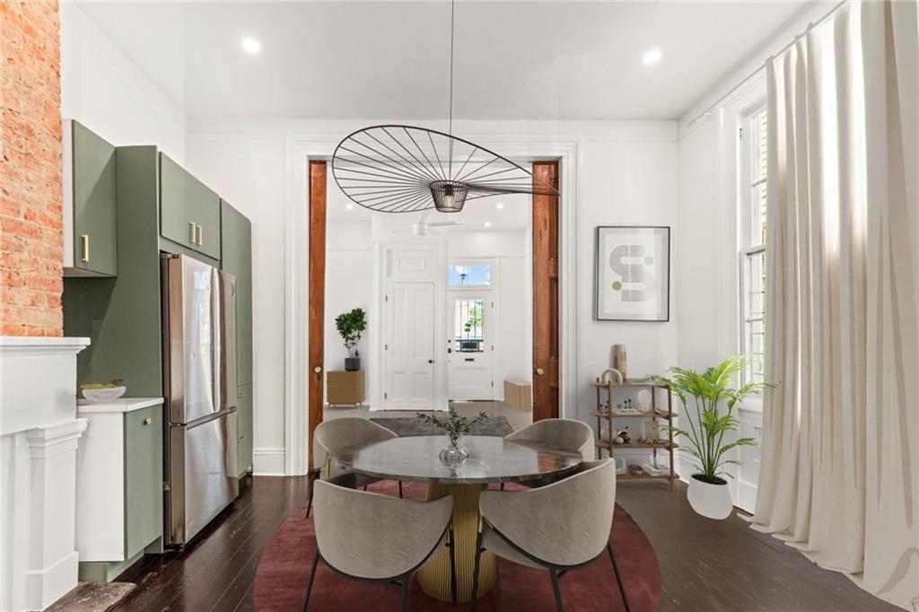 New Orleans, Louisiana 70115, United States, 2 Bedrooms Bedrooms, ,1 BathroomBathrooms,Residential,Active,220572