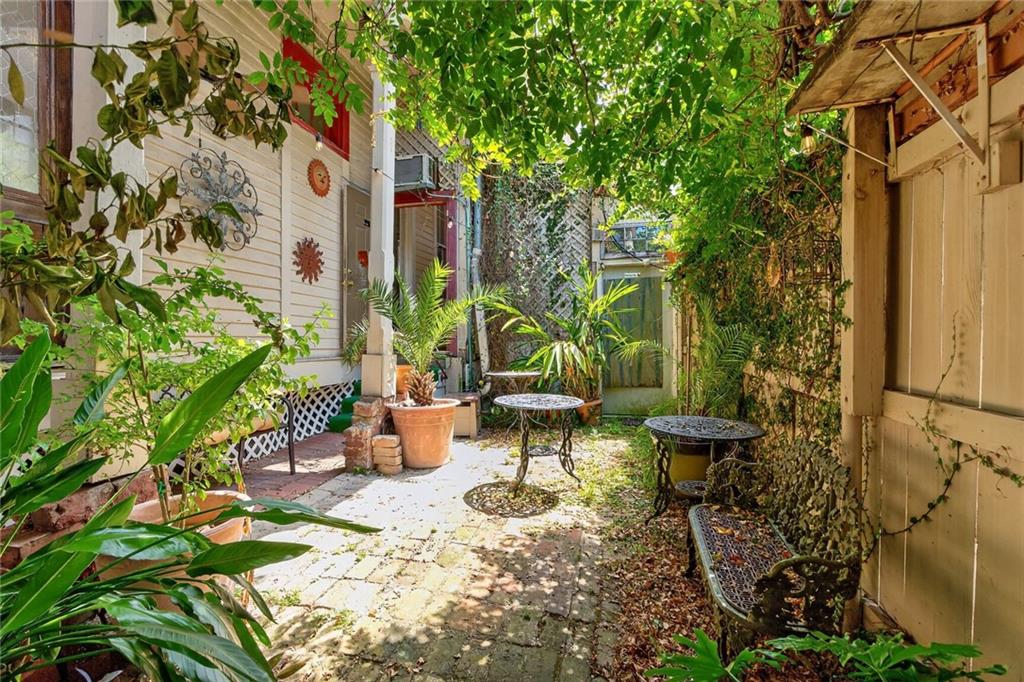 1422 N RAMPART Street