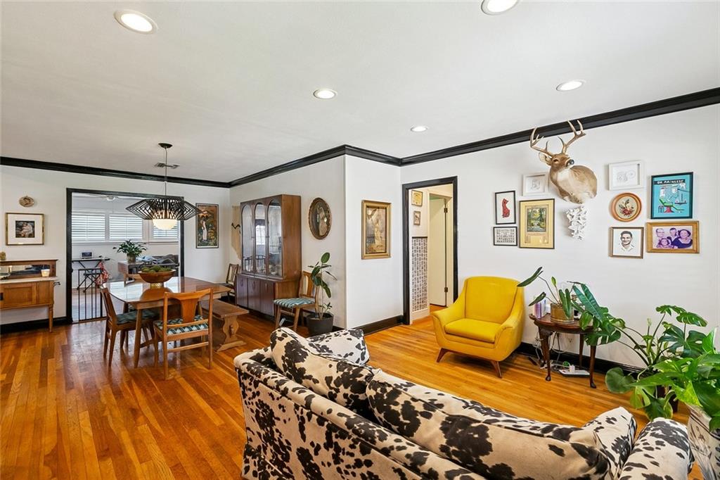 139 W HENFER Street