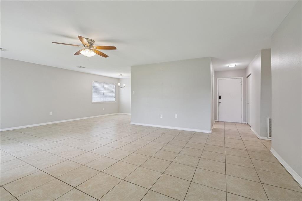 1728 GREENWOOD Drive