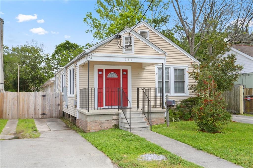 645 ST GEORGE Avenue