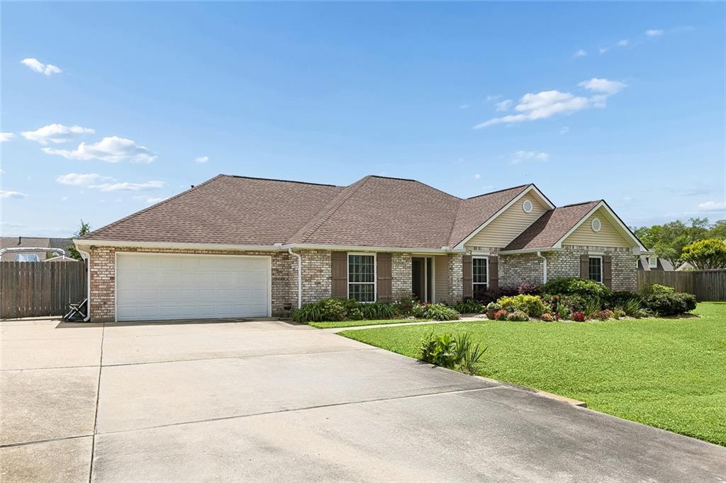 135 MAGNOLIA Court