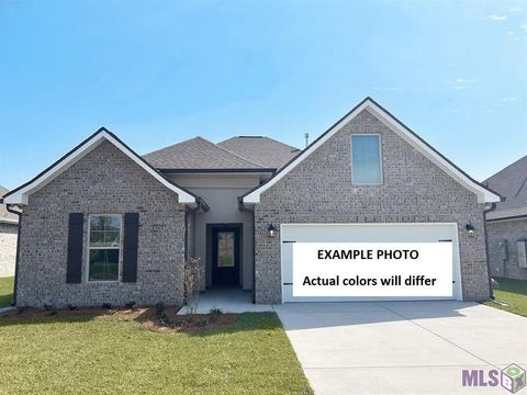 Photo of 21362 Shadow Bend Drive, Covington, LA 70435 (MLS # NO2026006943)