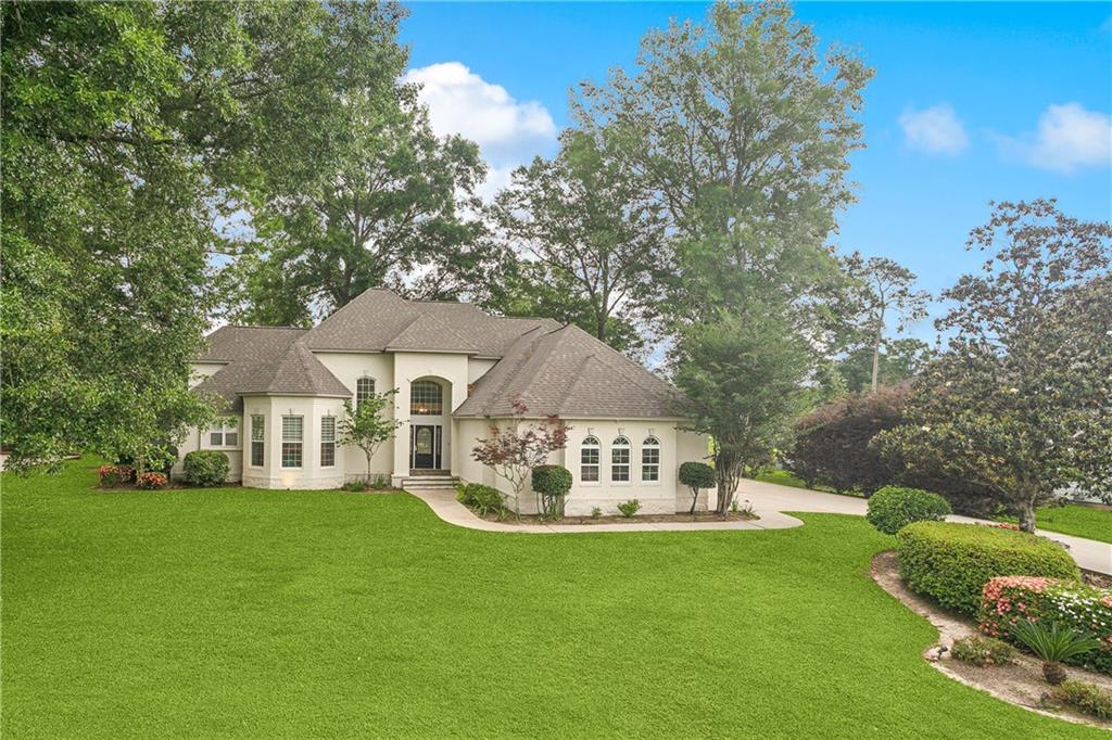 733 PLANTATION Drive