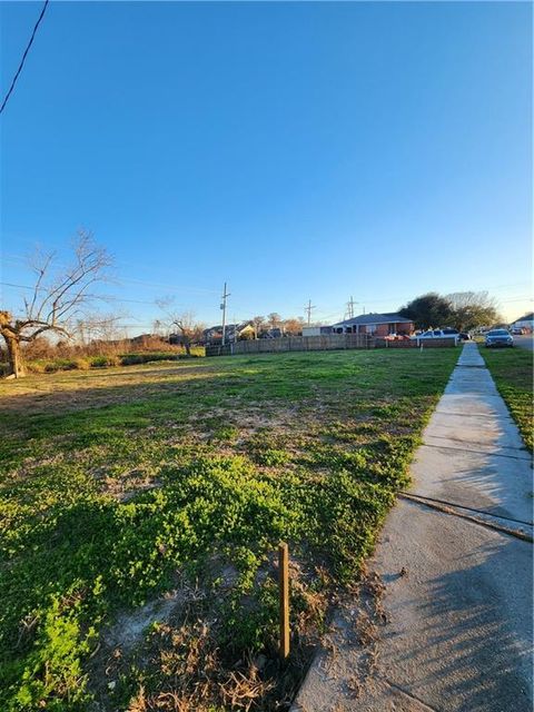 517 COUGAR Drive Arabi LA 70032