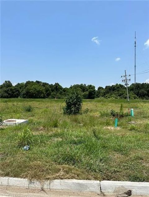 121 HOLMES Boulevard Terrytown LA 70056