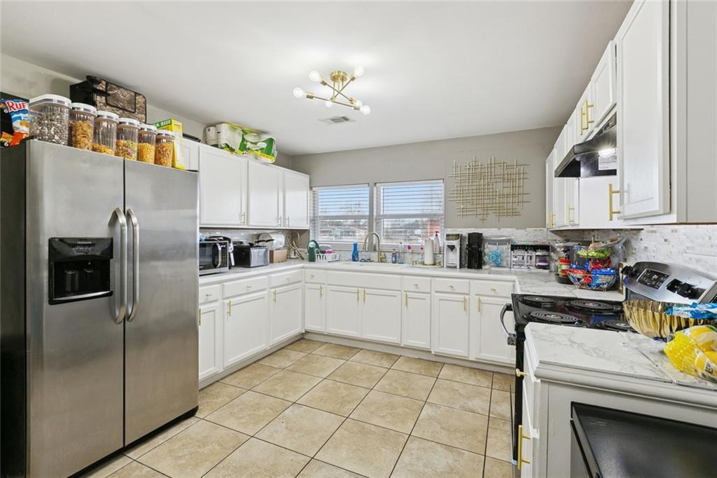 4925 FELICIANA Drive