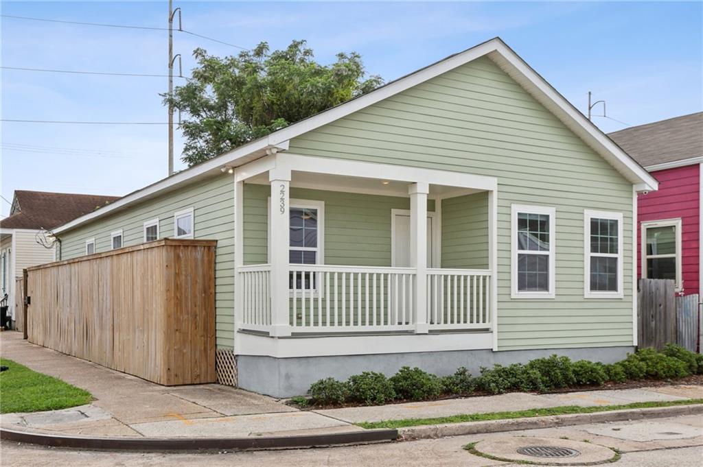 2239 SAINT ANDREW Street