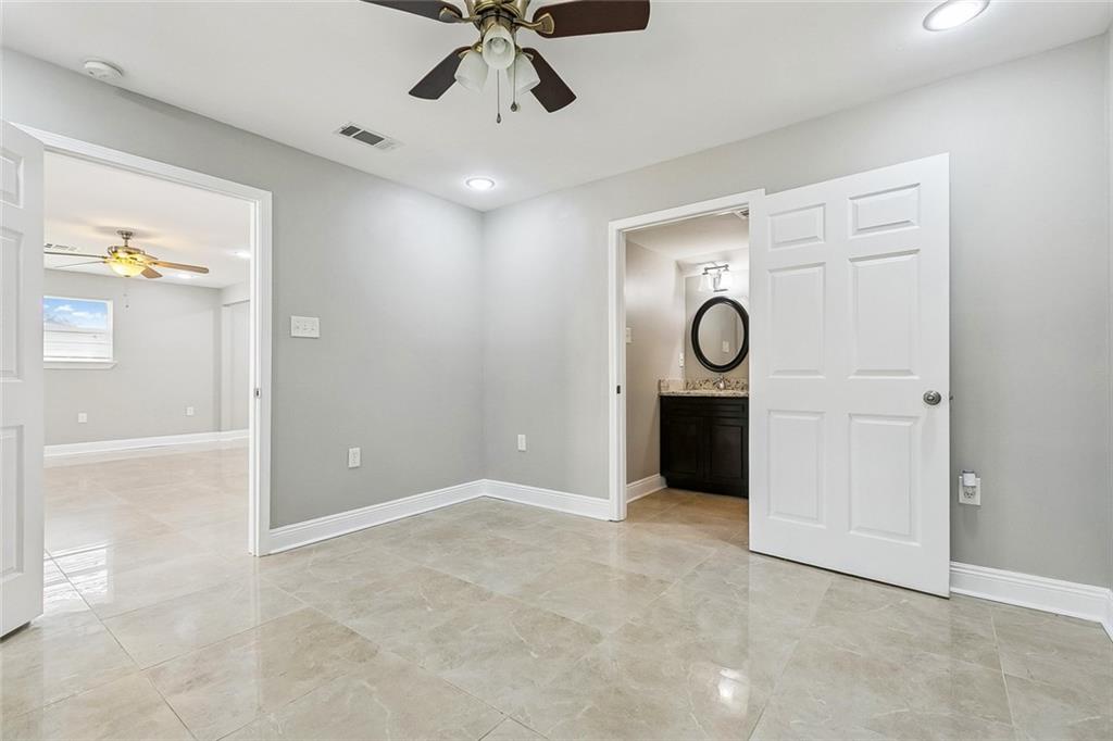 2212 KENNETH Drive