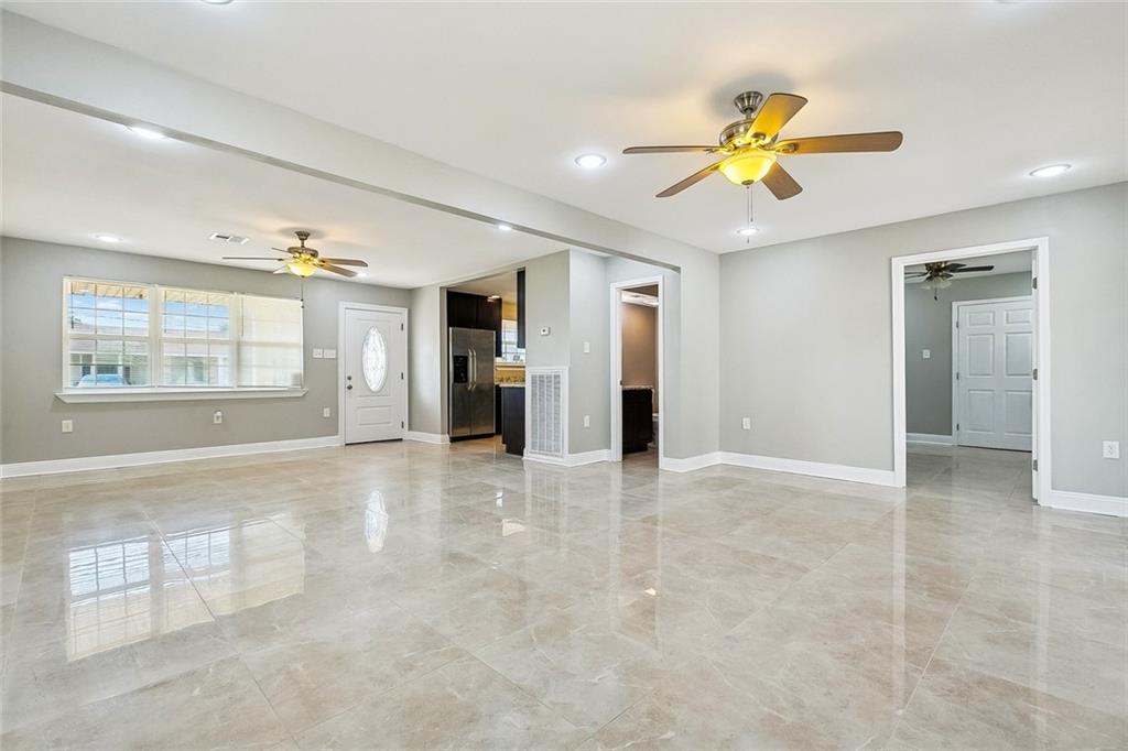 2212 KENNETH Drive