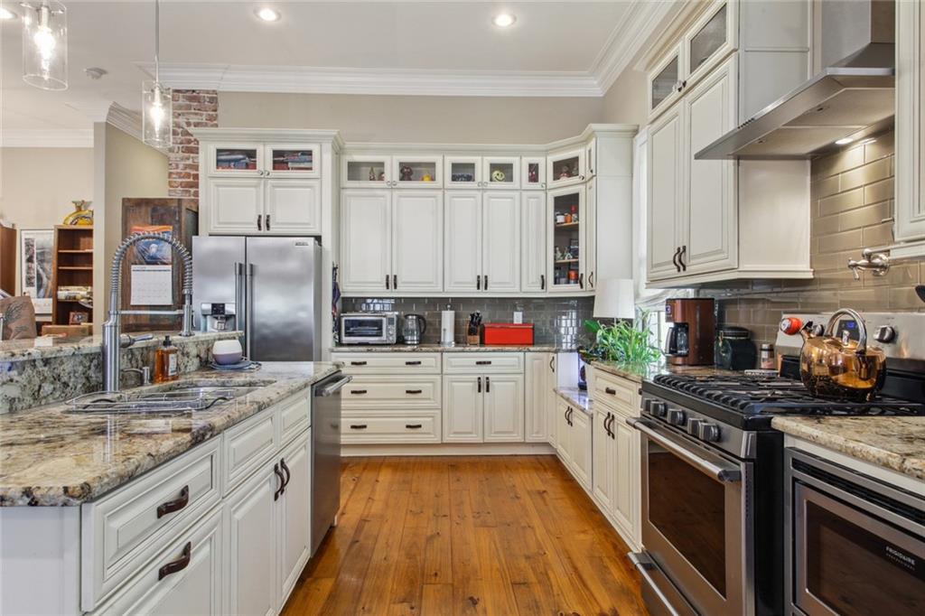 New Orleans, Louisiana 70117, United States, 5 Bedrooms Bedrooms, ,2 BathroomsBathrooms,Residential,Active,22365