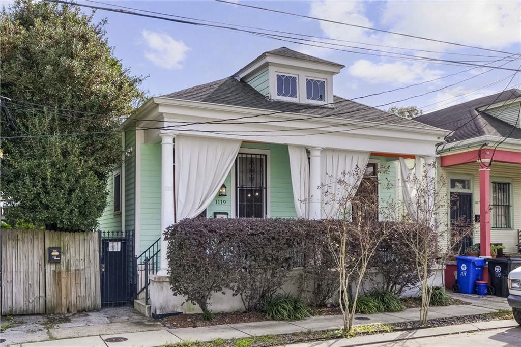New Orleans, Louisiana 70117, United States, 5 Bedrooms Bedrooms, ,2 BathroomsBathrooms,Residential,Active,22365