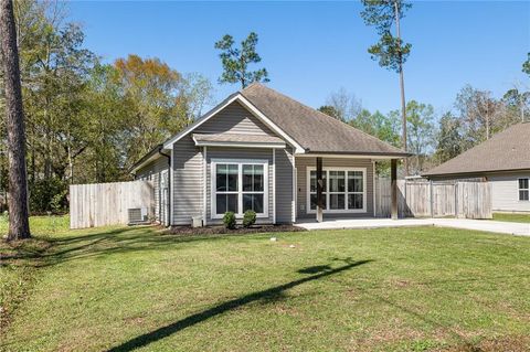 Photo of 66057 OAK Street, Mandeville, LA 70448 (MLS # 2547320)