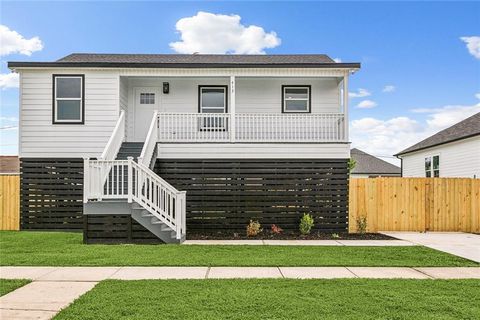 413 GENET Drive Arabi LA 70032