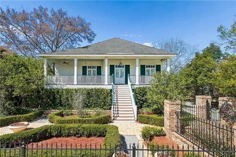 232 W BEACH Parkway Mandeville LA 70448