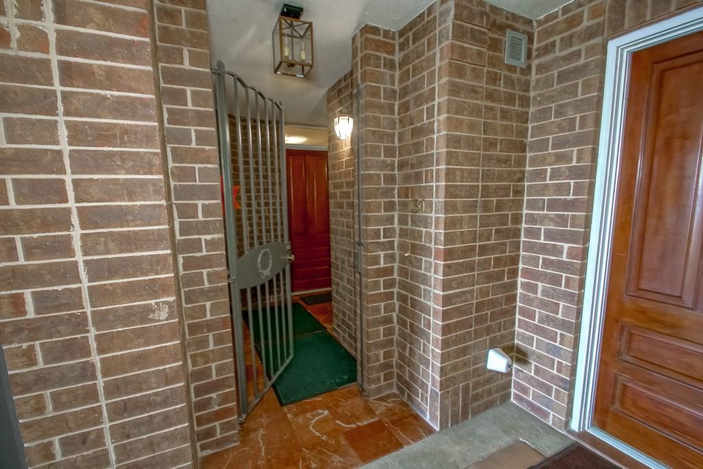 170 WALNUT Street 3C
