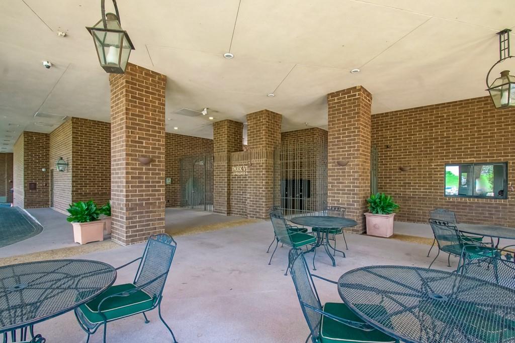170 WALNUT Street 3C