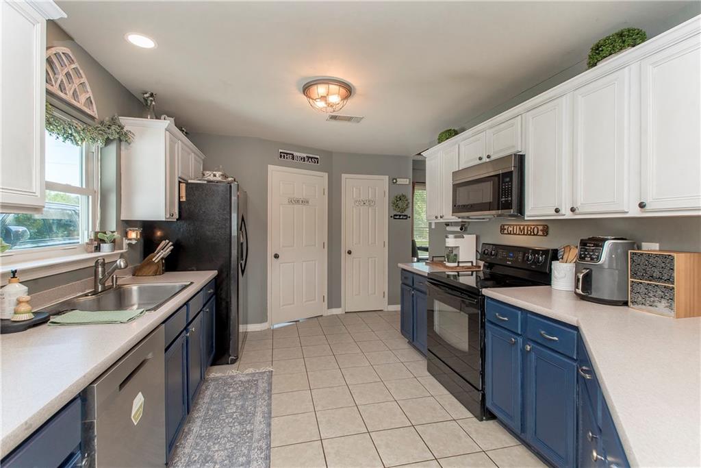 Loranger, Louisiana 70446, United States, 4 Bedrooms Bedrooms, ,2 BathroomsBathrooms,Residential,Pending,61258